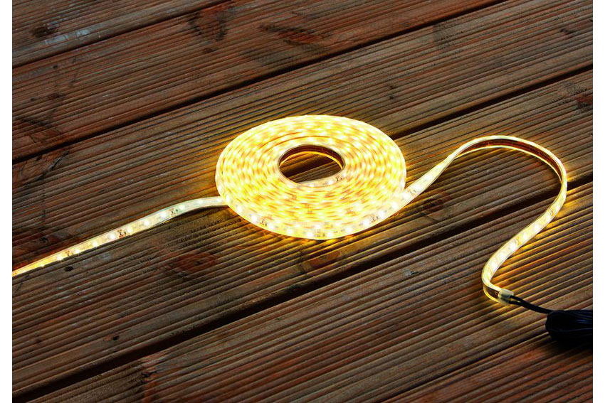 Heissner Decorative Underwater LED Strips www.poolandspacentre